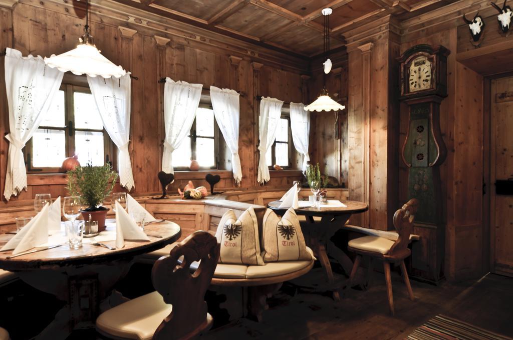 Hotel Gasthof Perauer Майрхофен Экстерьер фото